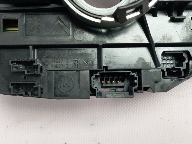 Comutador instalado na coluna da direção, montado 98312569ZD Peugeot/Citroen