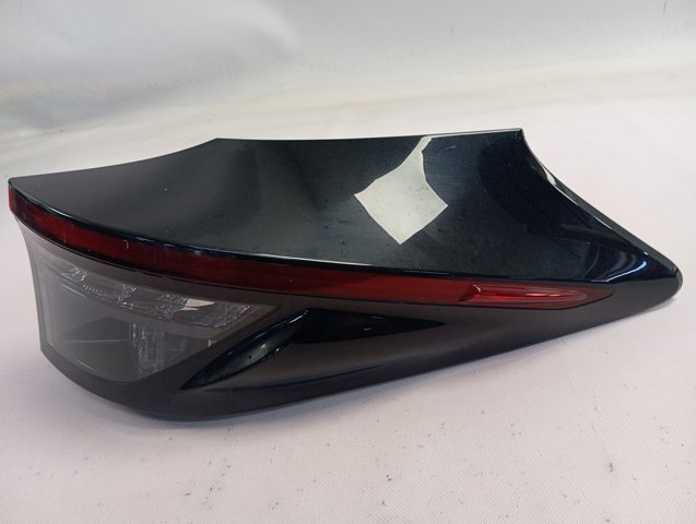 Compre 815500DE20 Toyota Lanterna traseira direita externa