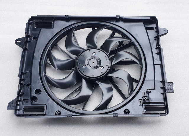 Compre 0130707509 Bosch Difusor do radiador de esfriamento, montado com motor e roda de aletas