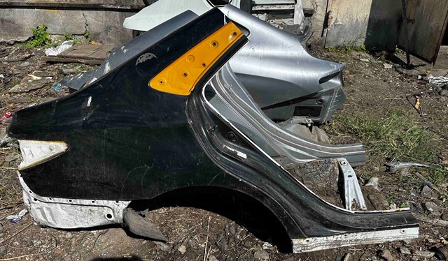 Pára-lama traseiro direito Toyota 6160106100 preço, a partir de 1185,50 USD