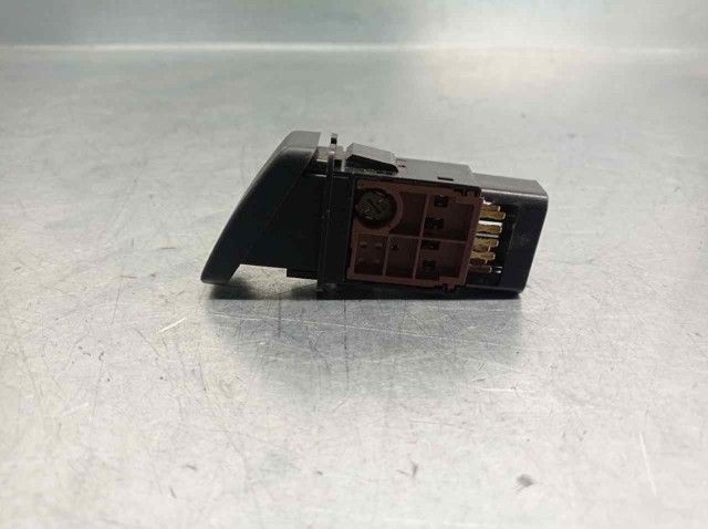 Compre 153132 Mazda Botão de ativação do sinal de emergência