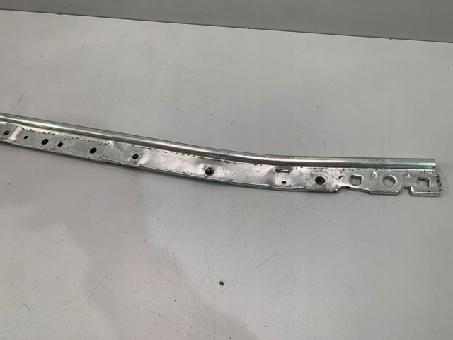 7357205 BMW Suporte superior do radiador (painel de montagem de fixação das luzes)