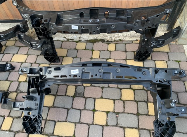 Suporte do radiador montado (painel de montagem de fixação das luzes) A9078800900 Mercedes