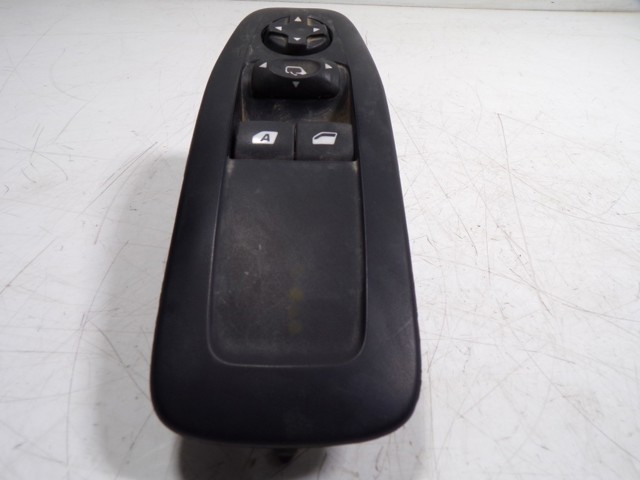 Compre 96751129ZD Peugeot/Citroen Unidade de botões dianteira esquerda de controlo de elevador de vidro