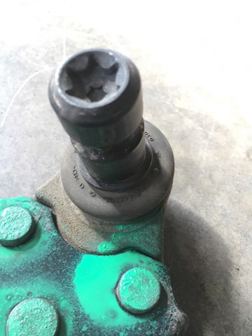 Braço oscilante inferior direito de suspensão dianteira Land Rover LR060046 preço, a partir de 201,36 USD