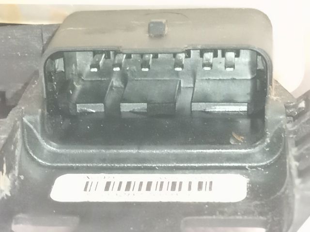 Fecho da porta traseira direita Peugeot/Citroen 9830559380