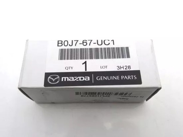 Sensor dianteiro lateral de sinalização de estacionamento (sensor de estacionamento) B0J767UC1 Mazda