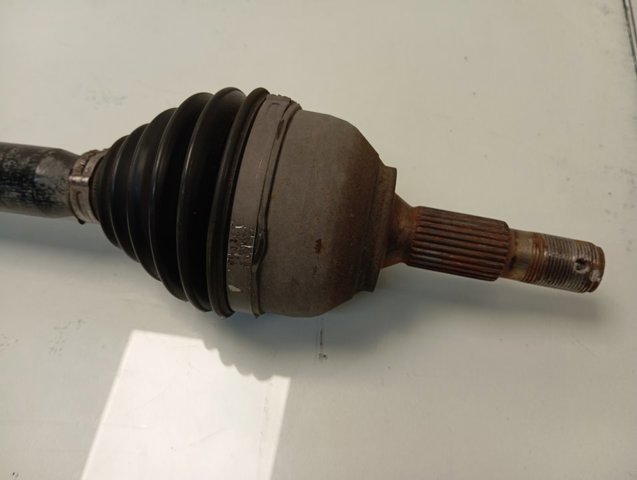 Semieixo (acionador) dianteiro direito Toyota SU001B1651