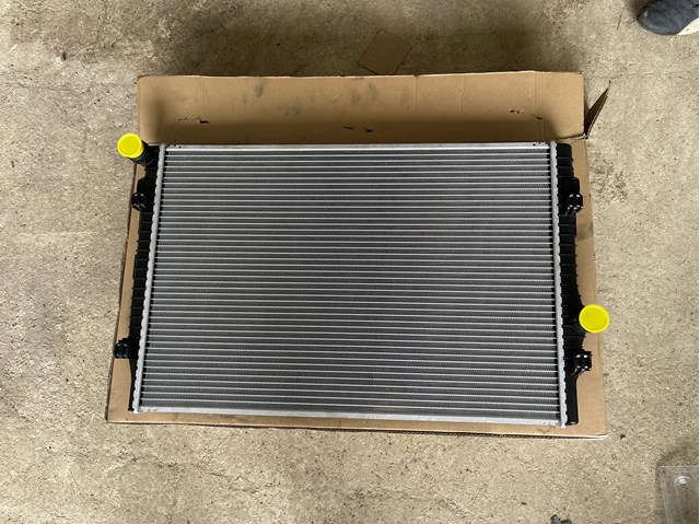 Compre RA65302 Signeda Radiador de esfriamento de motor