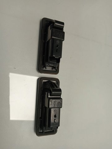 Lanterna da luz de fundo de matrícula traseira Peugeot/Citroen 9815226680 preço, a partir de 35,28 USD