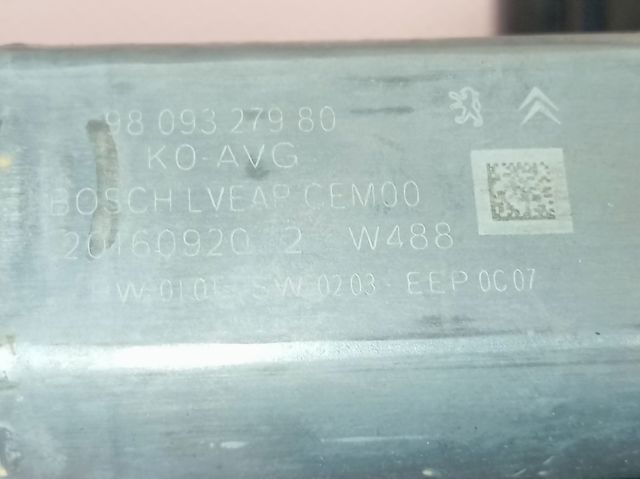 Mecanismo de acionamento de vidro da porta dianteira direita 9840159380 Peugeot/Citroen