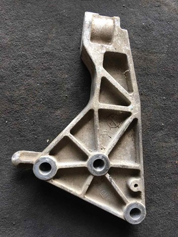 Compre 13174501 General Motors Coxim (suporte) dianteiro de motor