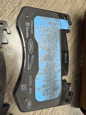 Sapatas do freio dianteiras de disco Land Rover LR157389 preço, a partir de 160,59 USD