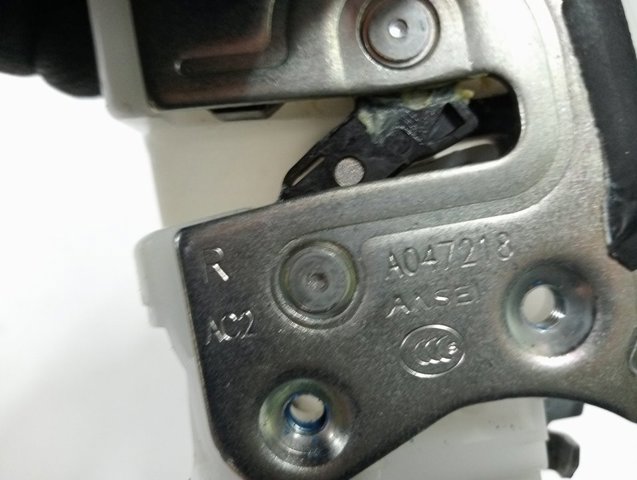 Fecho da porta dianteira direita Peugeot/Citroen A047218 preço, a partir de 58,44 USD