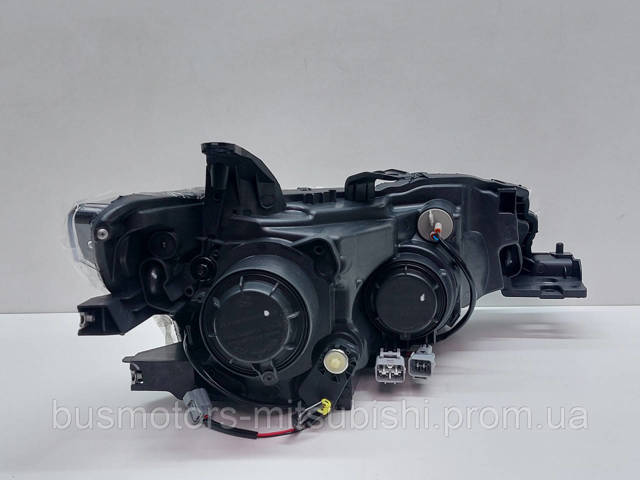 8301C203 Mitsubishi Luz esquerda