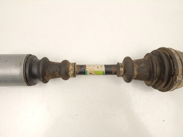 Semieixo (acionador) dianteiro esquerdo Peugeot/Citroen 32724K