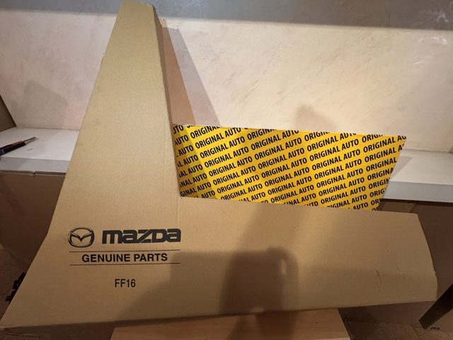 Pára-lama dianteiro esquerdo Mazda DFR552210 preço, a partir de 219,60 USD