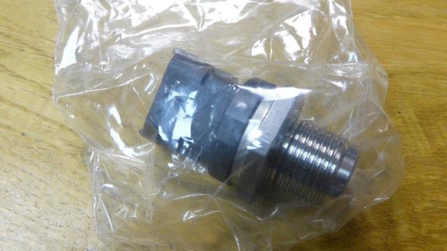 Compre 55564170 General Motors Regulador de pressão de combustível na régua de injectores