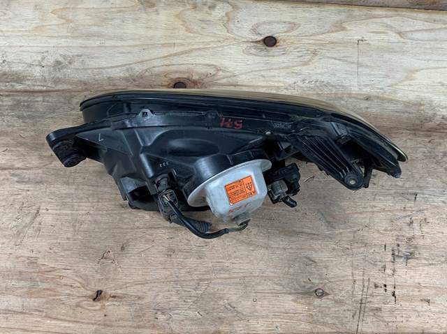 84001AE400 Subaru Luz direita
