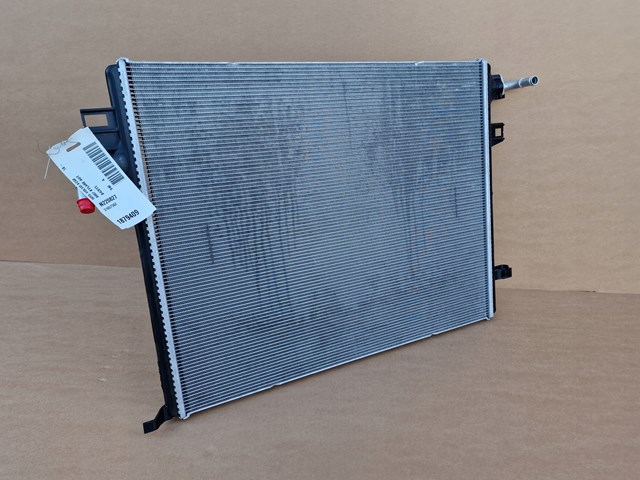 Compre 31657362 Volvo Radiador de esfriamento de motor adicional