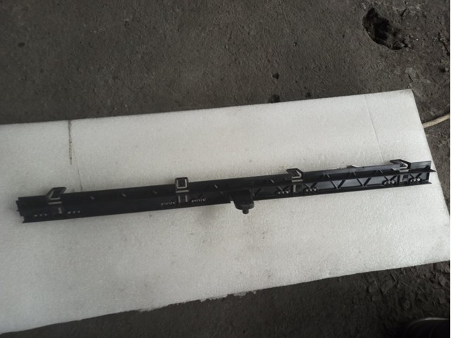  BMW 17218095296