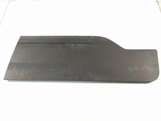 Moldura da porta traseira esquerda inferior 9820520680 Peugeot/Citroen