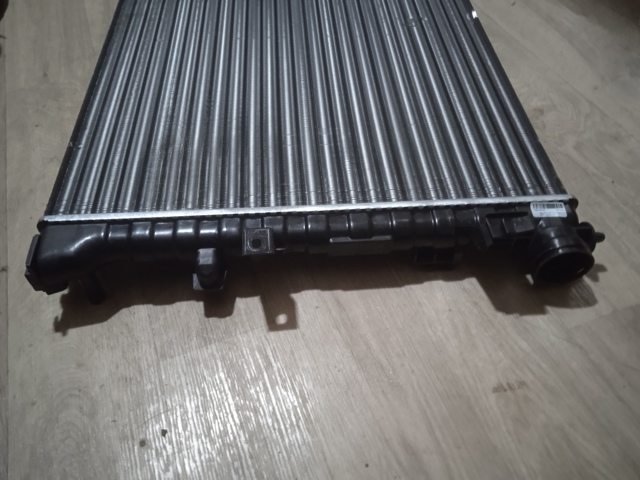 Compre 238008A2 Polcar Radiador de esfriamento de motor