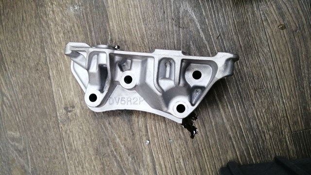 9810967480 Peugeot/Citroen Consola de coxim (apoio) direita de motor