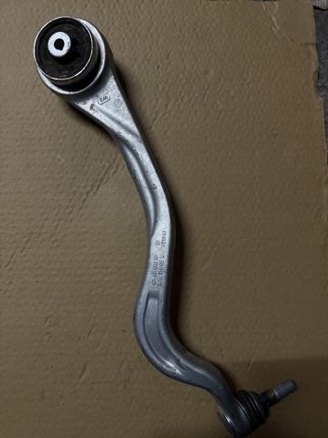 31106878587 BMW Braço oscilante inferior esquerdo de suspensão dianteira