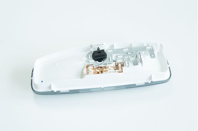 Quebra-luz traseiro de iluminação de salão (de cabina) Ford 1738630 preço, a partir de 83,43 USD