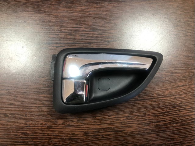 826232S000 Hyundai/Kia Maçaneta interna dianteira/traseira da porta direita