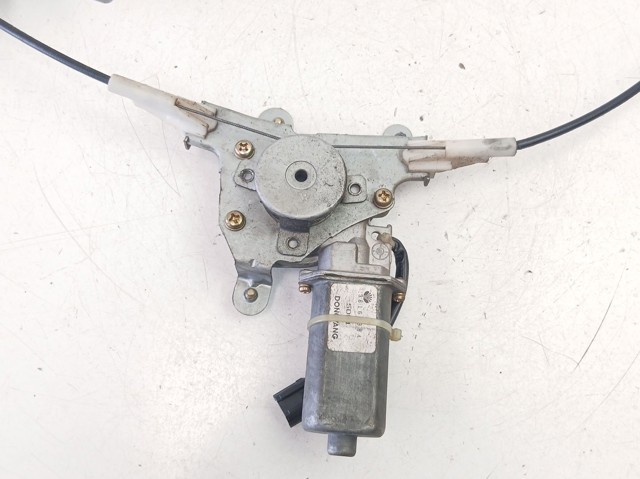 Motor de acionamento de vidro da porta dianteira direita General Motors 96168984