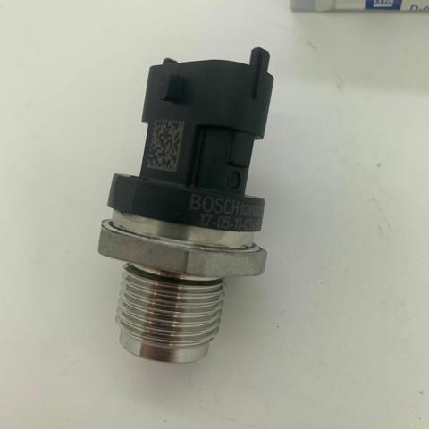 Regulador de pressão de combustível na régua de injectores General Motors 55564170 preço, a partir de 81,87 USD
