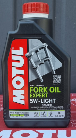 Óleo para as forquilhas e amortecedores 822301 Motul