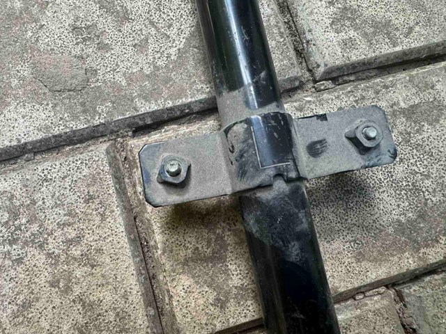 Braço oscilante transversal esquerdo de suspensão traseira Mazda KB7W28550 preço, a partir de 51,41 USD
