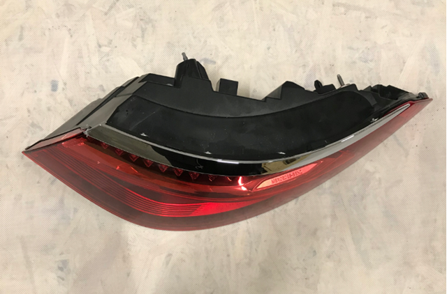 Lanterna traseira direita externa Mercedes A2239062400 preço, a partir de 299,08 USD