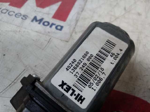 Mecanismo de acionamento de vidro da porta dianteira direita 1368921080 Peugeot/Citroen