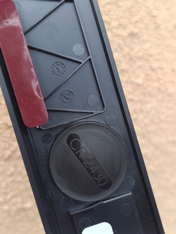 8201726303 Renault (RVI) Placa sobreposta interna de acesso na porta dianteira, kit