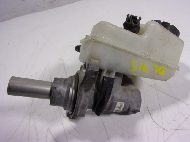 Cilindro mestre do freio Renault (RVI) 460113328R preço, a partir de 92,86 USD