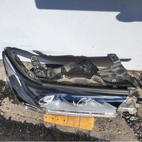 Compre 8110560P40 Toyota Luz direita