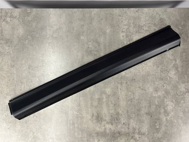 Moldura da porta dianteira esquerda KB7W51RB0C Mazda