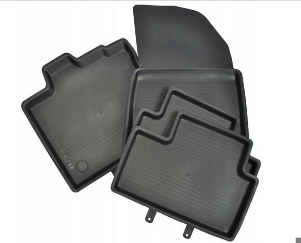 Tapetes dianteiros + traseiros, kit 8201725646 Renault (RVI)