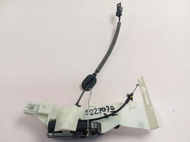 Fecho da porta dianteira esquerda Ford Puma  J2K, CF7