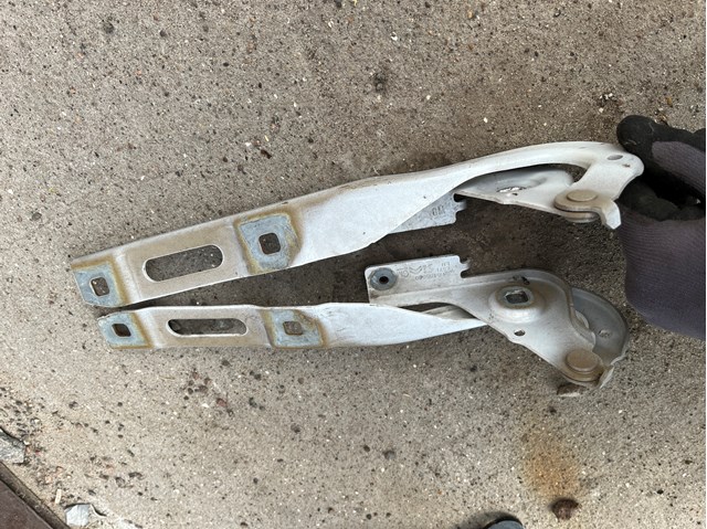 Gozno da capota direito Peugeot/Citroen 9816484780 preço, a partir de 83,43 USD