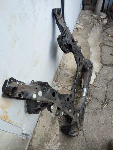6884852 BMW Viga de suspensão dianteira (plataforma veicular)
