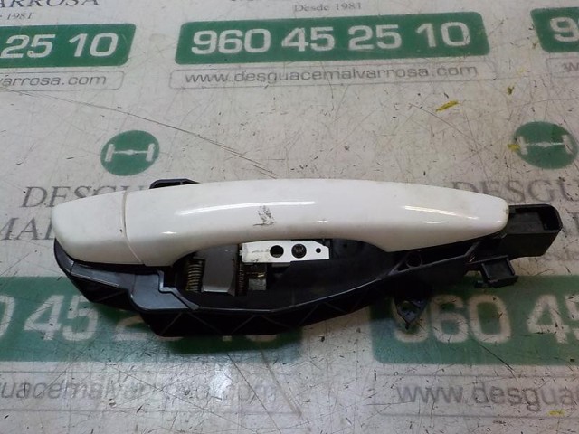 Maçaneta externa direita da porta traseira Peugeot/Citroen 1609239680