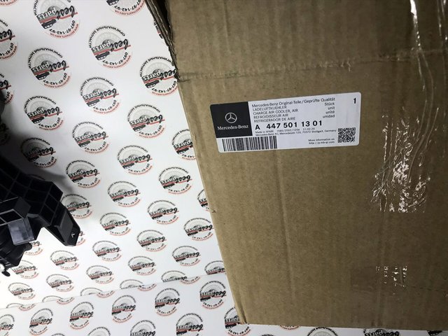 Compre A4475011301 Mercedes Radiador de intercooler