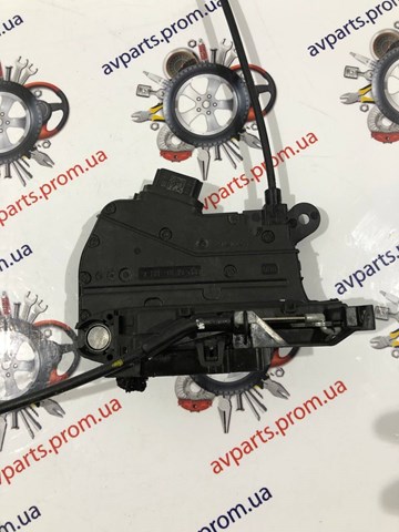 93457081 Opel Fecho da porta dianteira direita
