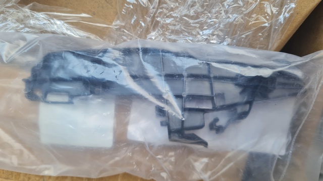Compre FP1446931 FPS Guia do pára-choque dianteiro direito
