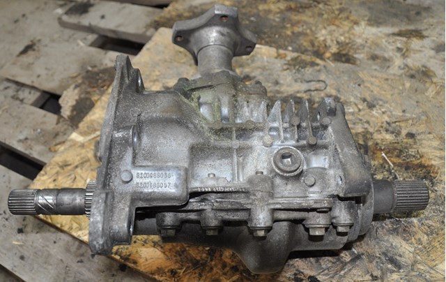 Compre 8200988056 Renault (RVI) Caixa de transferência
